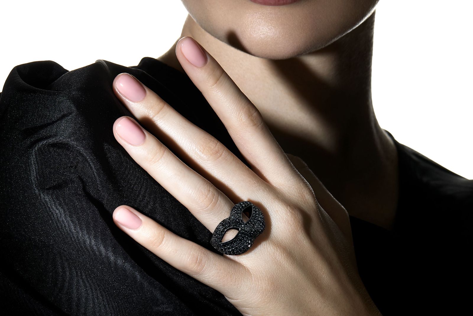 Aisha Baker Le Masque ring in blackened white gold and black diamond