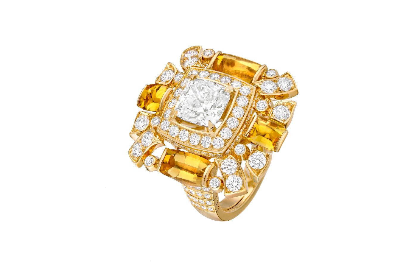 Chanel Tweed Byzance ring with a 2.18-carat cushion-cut diamond, further diamonds and beryls in yellow gold, from the Tweed Soleil set of the Tweed de Chanel High Jewellery Collection