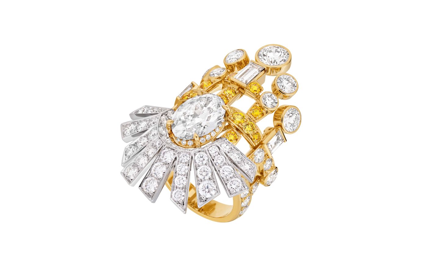 Chanel Tweed Cambon ring with a 3.14-carat oval-cut diamond, and brilliant-cut white and yellow diamonds in yellow and white gold from the Tweed Soleil set of the Tweed de Chanel High Jewellery Collection