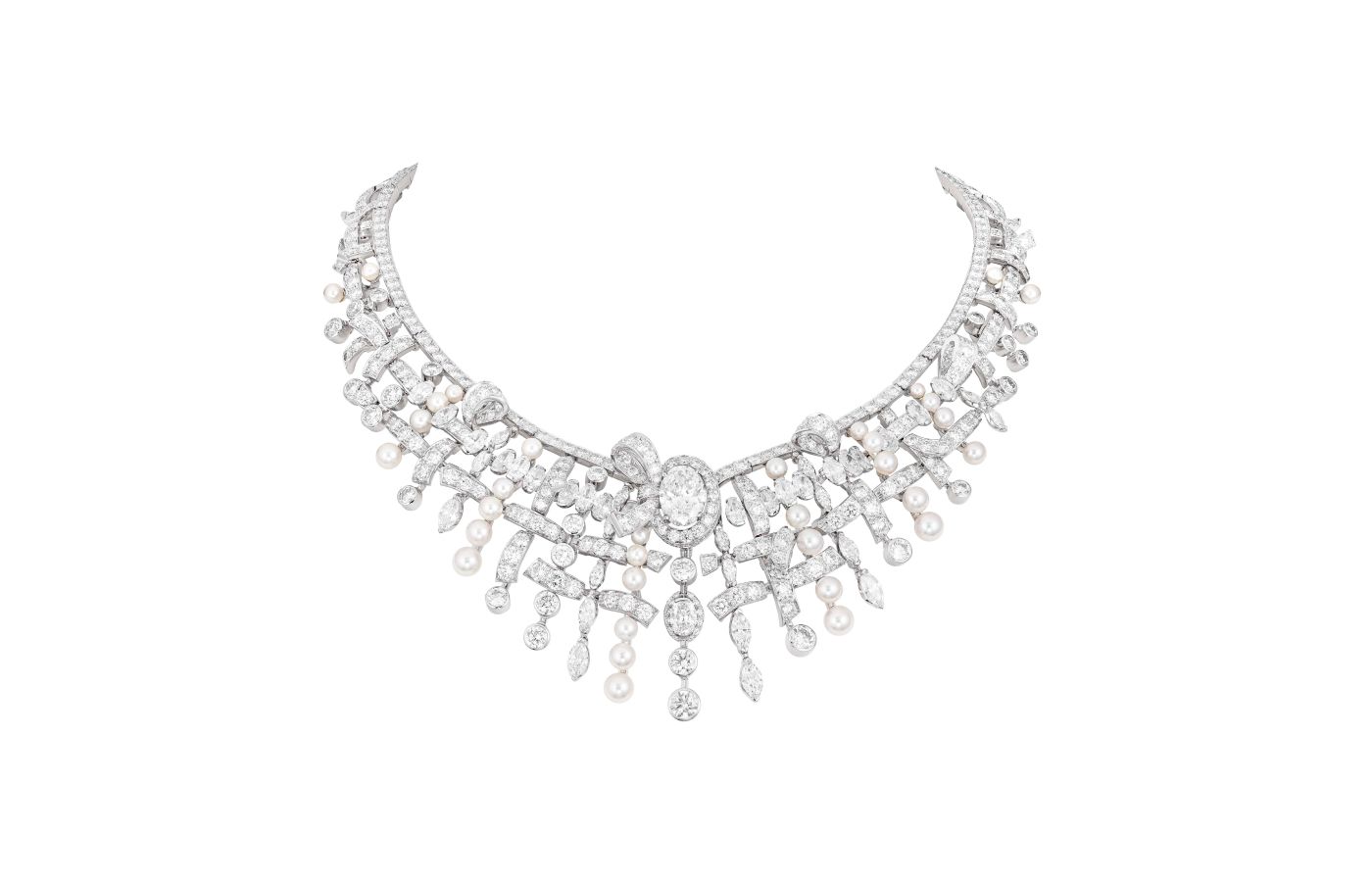 Chanel Tweed Pastel necklace with an oval-cut diamond of 3.10-carats (internally flawless, D-colour, Type IIa), plus further diamonds and cultured pearls in white gold, from the Tweed Ruban set of the Tweed de Chanel High Jewellery Collection