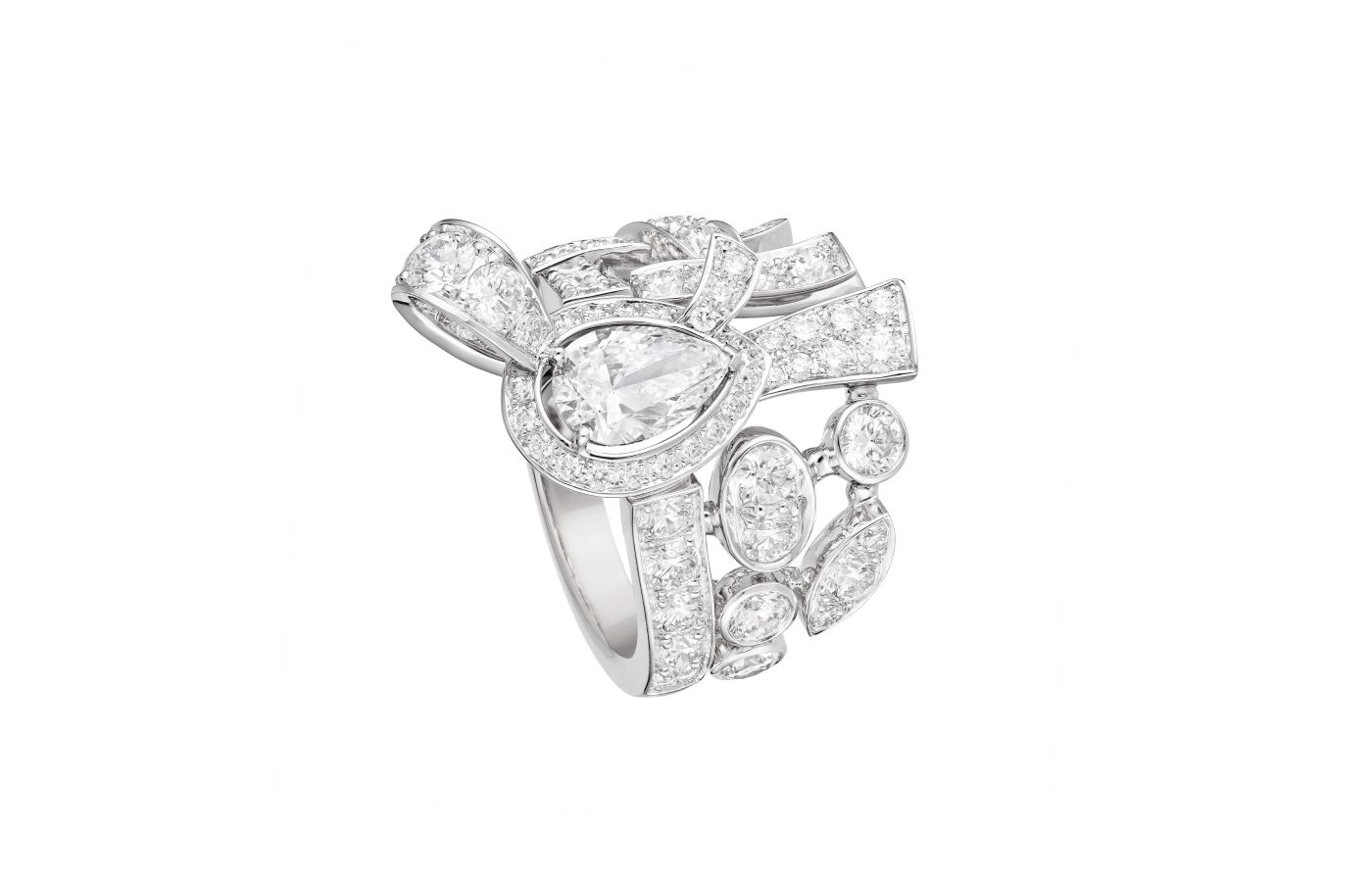 Chanel Tweed Ruban ring with a pear-shaped diamond accent and round brilliant-cut diamonds in white gold, from the Tweed Ruban set of the Tweed de Chanel High Jewellery Collection