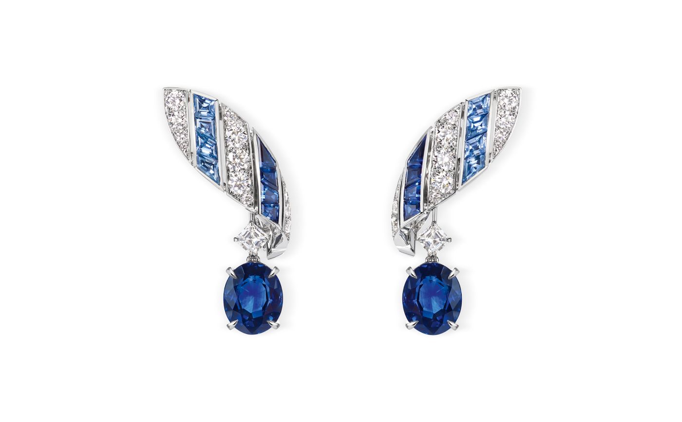 Chaumet Agapanthe earrings in white gold and diamond featuring two sapphires of over 5 carats from Le Jardin de Chaumet High Jewellery collection