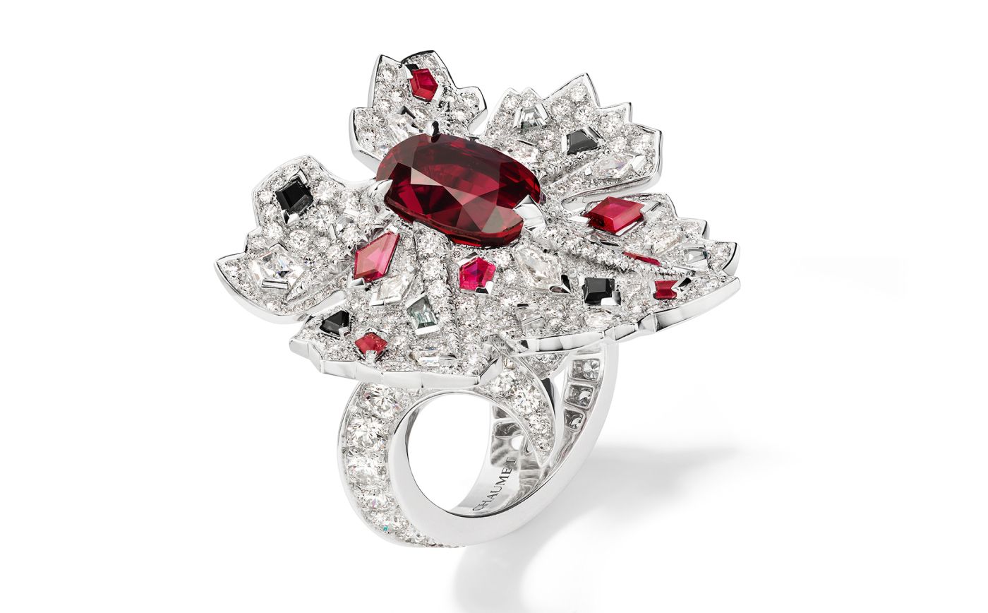  Chaumet Feuille de Vigne ring  in white gold, ruby, grey and black spinels and diamond from Le Jardin de Chaumet High Jewellery collection