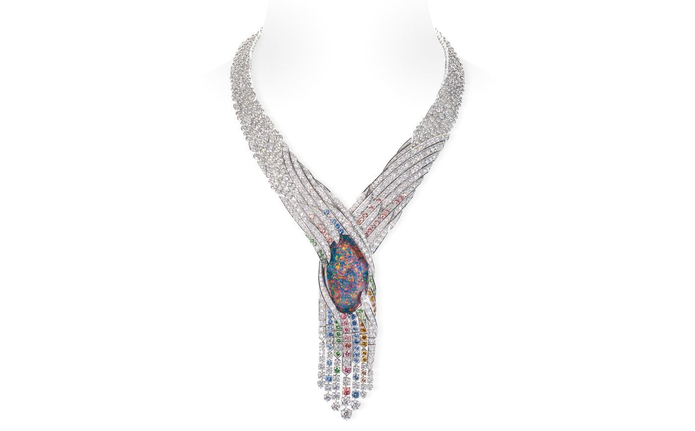  Chaumet Écorce necklace in white gold, rose gold, featuring a 50.61-ct black Australian opal, sapphire and diamond from Le Jardin de Chaumet High Jewellery collection 