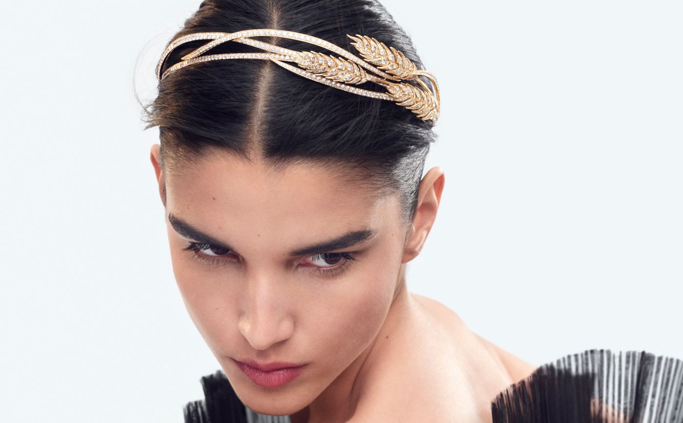 Model wearing Chaumet Blé head ornament in gold and diamond from Le Jardin de Chaumet High Jewellery collection