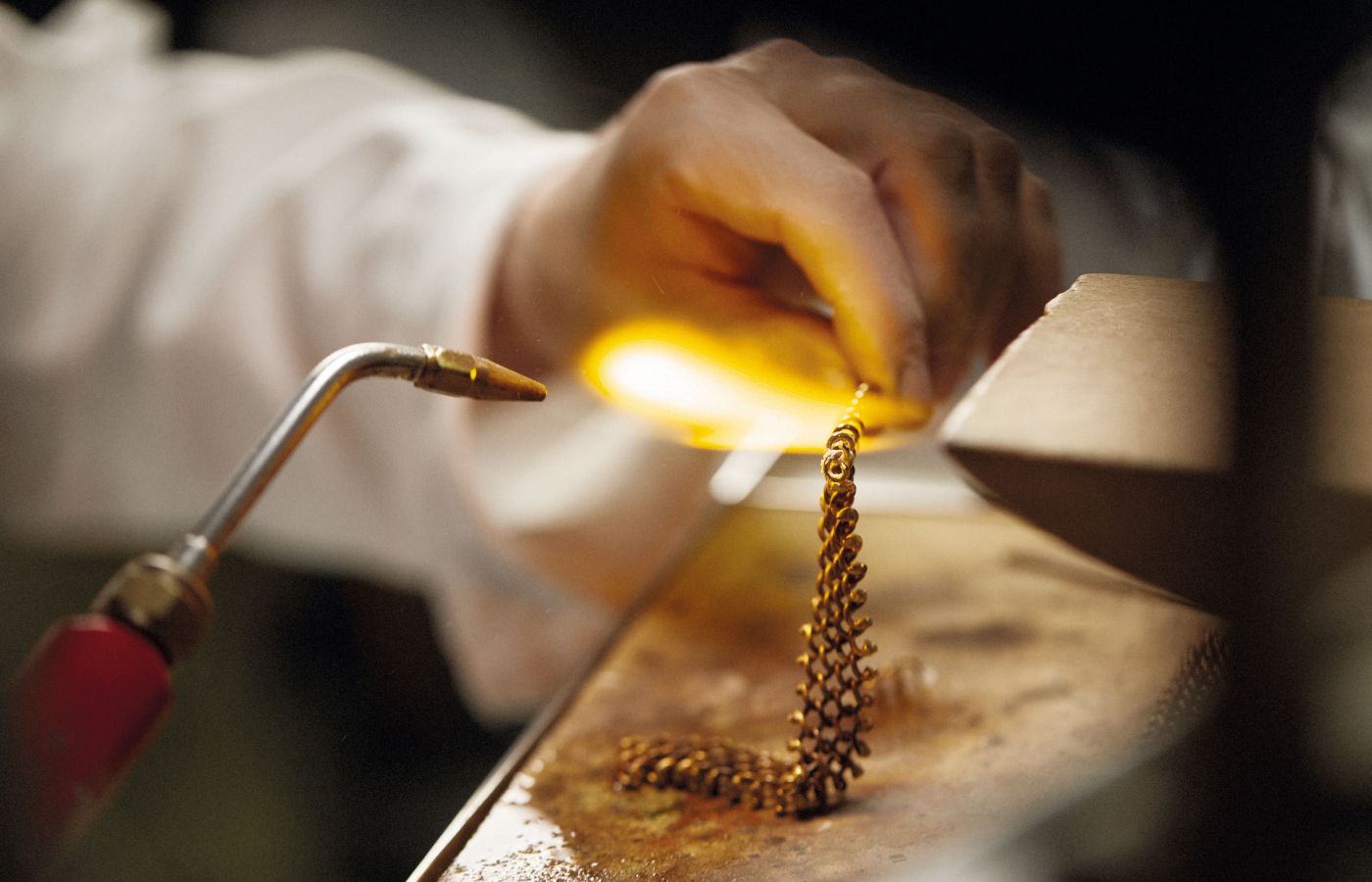  Making of the Pomellato Skyline necklace  from the Ode to Milan High Jewellery collection