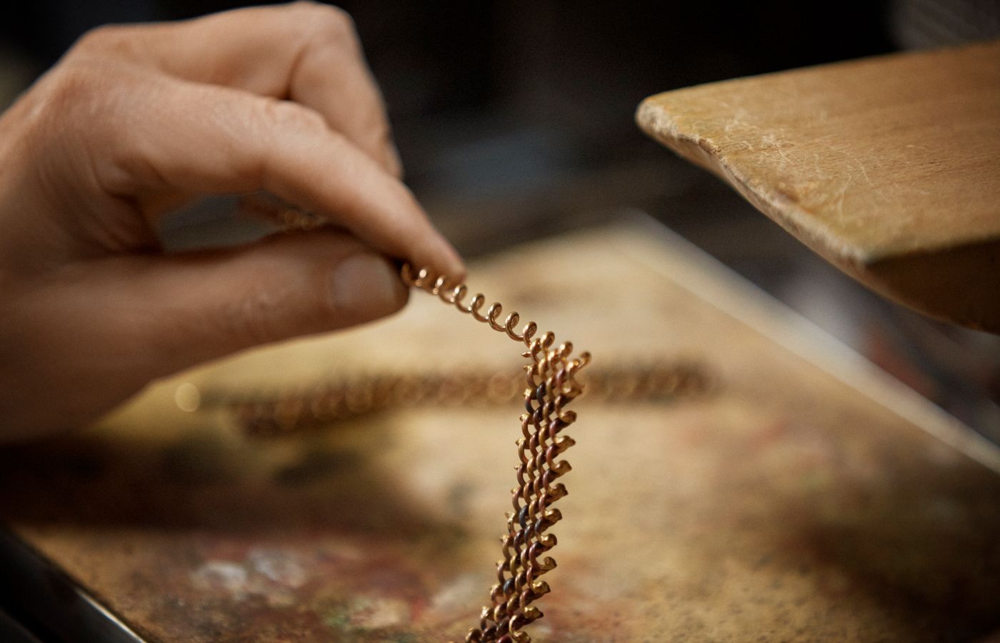  Making of the Pomellato Skyline necklace  from the Ode to Milan High Jewellery collection
