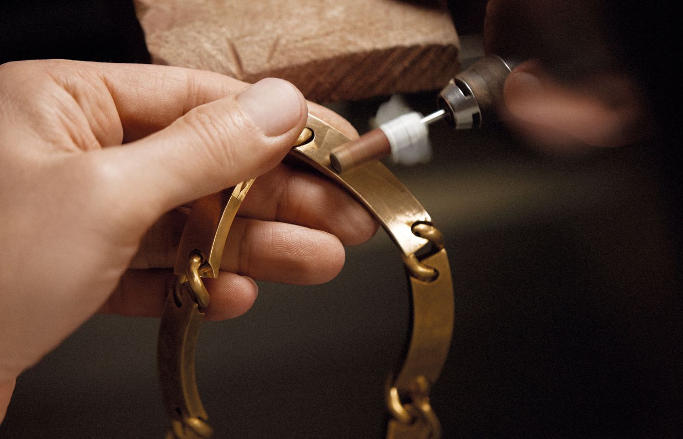  The Pomellato Castello necklace in made of rose gold plaques joined together 
