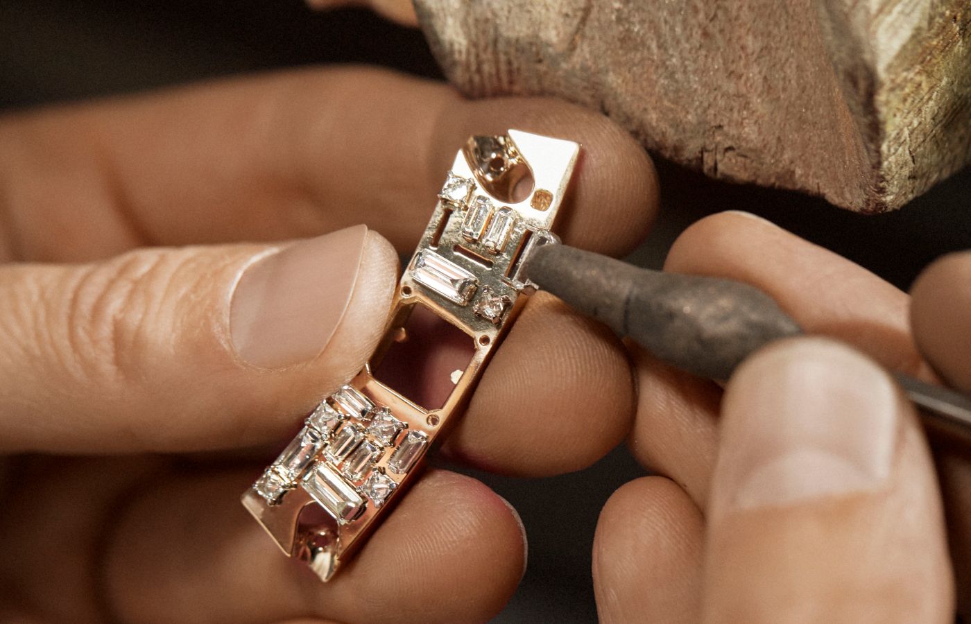  Each of the rose gold plaques on the Pomellato Castello necklace is adorned with more than 28-cts of baguette, princess and brilliant-cut diamonds