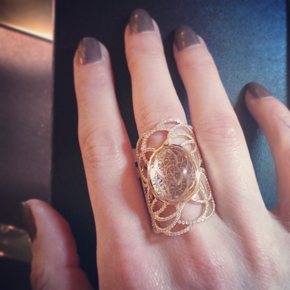 Золотое кольцо Eleuterio с горным хрусталем и бриллиантами