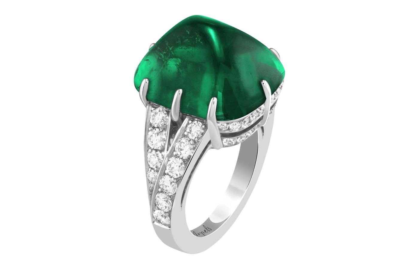  The Van Cleef & Arpels Jeu De Colombage transformable ring iring can thus be worn in four different ways, varying its style to suit any occasion