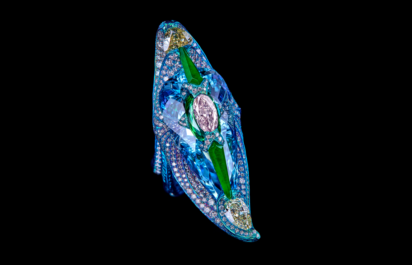 Wallace Chan Variations on Light ring with a 1.05-carat oval-shaped pink diamond, yellow diamond, further diamonds, aquamarine, tsavorite garnet and jadeite in titanium 