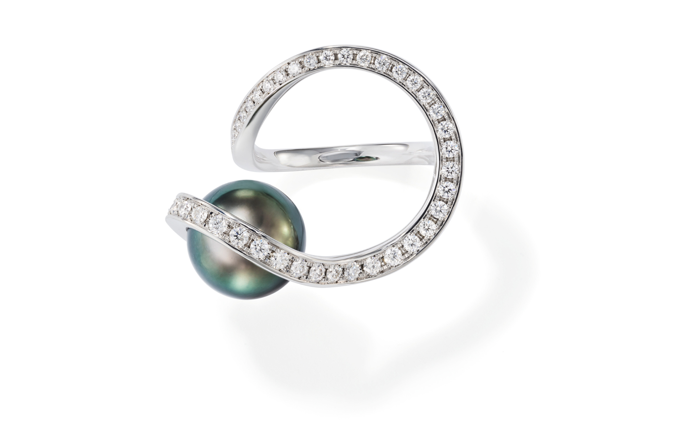 Tasaki Aurora ring with a black South Sea pearl and round brilliant-cut diamonds in 18k white gold, from the Atelier 6 Nature Spectacle High Jewellery collection