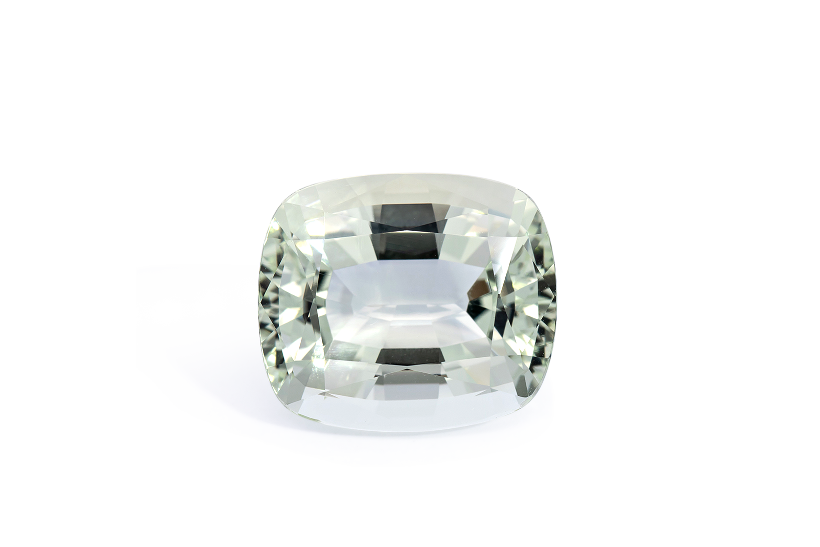 Gemhype.com pale green beryl of 12.48 carats 