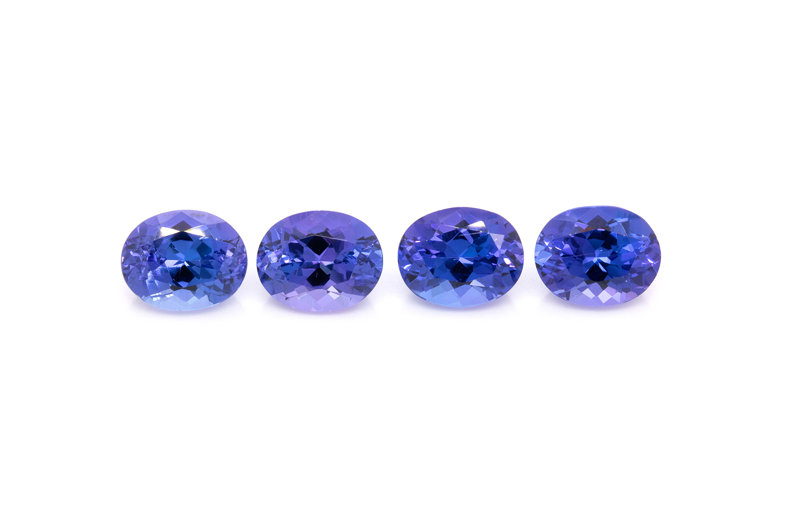  Gemhype.com quartet of tanzanites for a total weight of 12.48 carats 