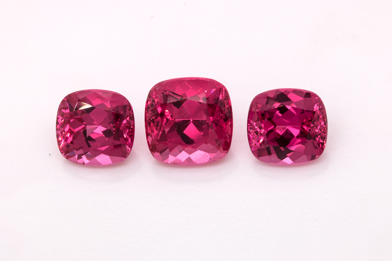 Gemhype.com trio of spinel with a total weight of 6.05 carats 