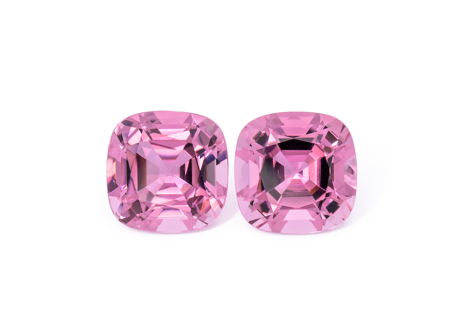  Gemhype.com pair of rose-coloured cushion-cut tourmalines for a total weight of 6.31 carats 