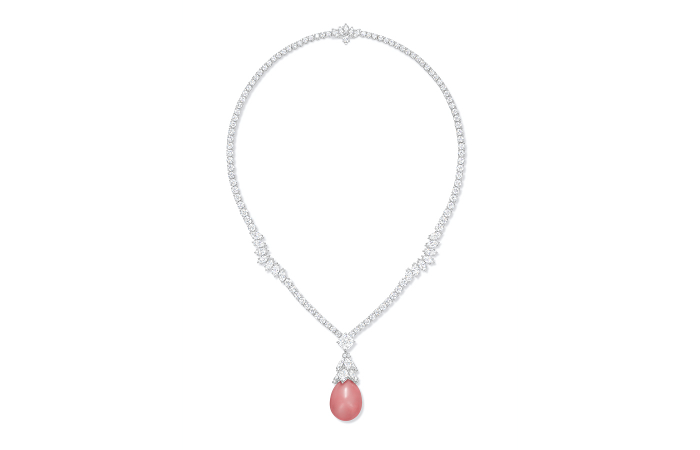  Harry Winston The Dame necklace in white gold, conch pearl and diamond from the Royal Adornments collection