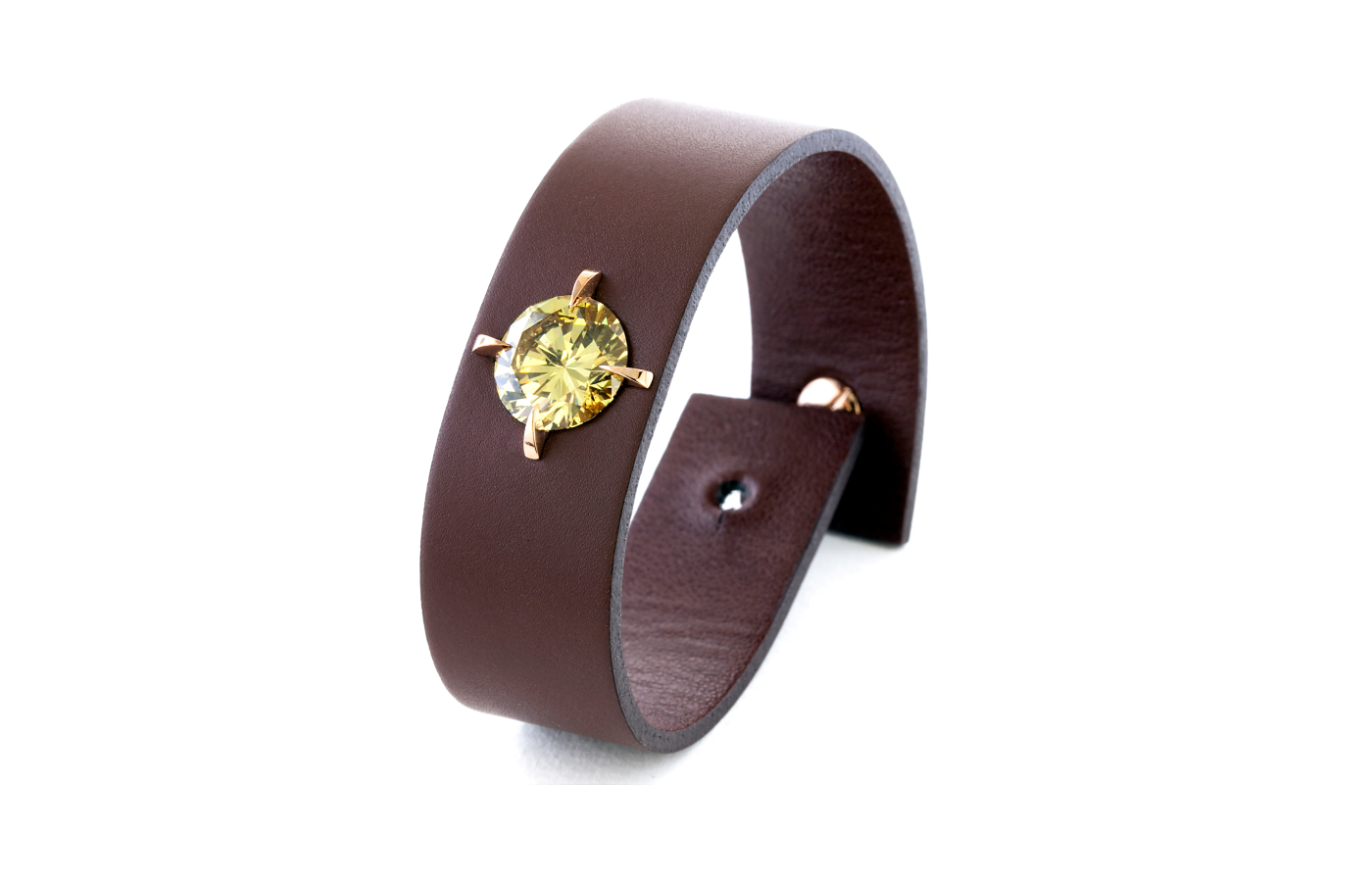  Taffin bracelet in rose gold and leather, featuring a  21-ct Fancy Deep Brownish Yellow diamond