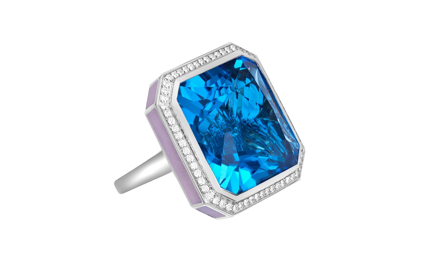  Sunita Nahata ring in white gold, featuring a 41.06-ct topaz and diamonds