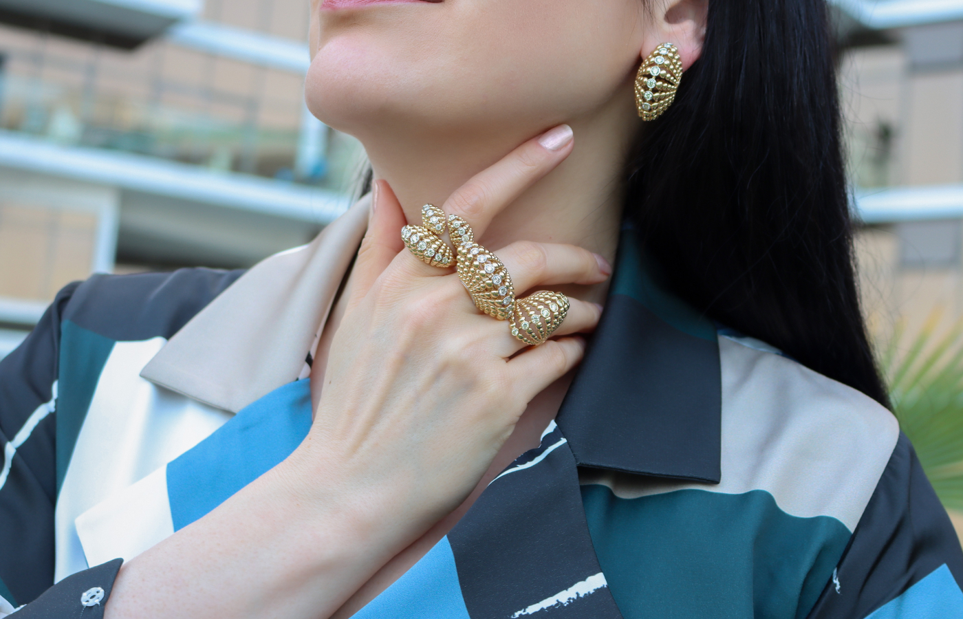  Katerina Perez wears 18k yellow gold and diamond jewellery from the FerriFirenze Bubbles collection