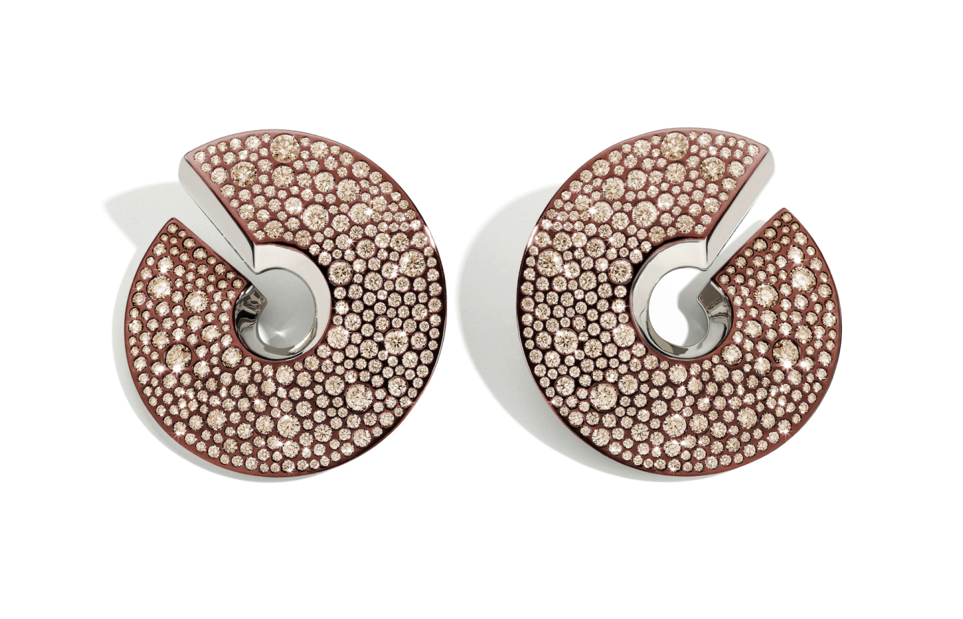  Vhernier Verso ear clips with diamonds 