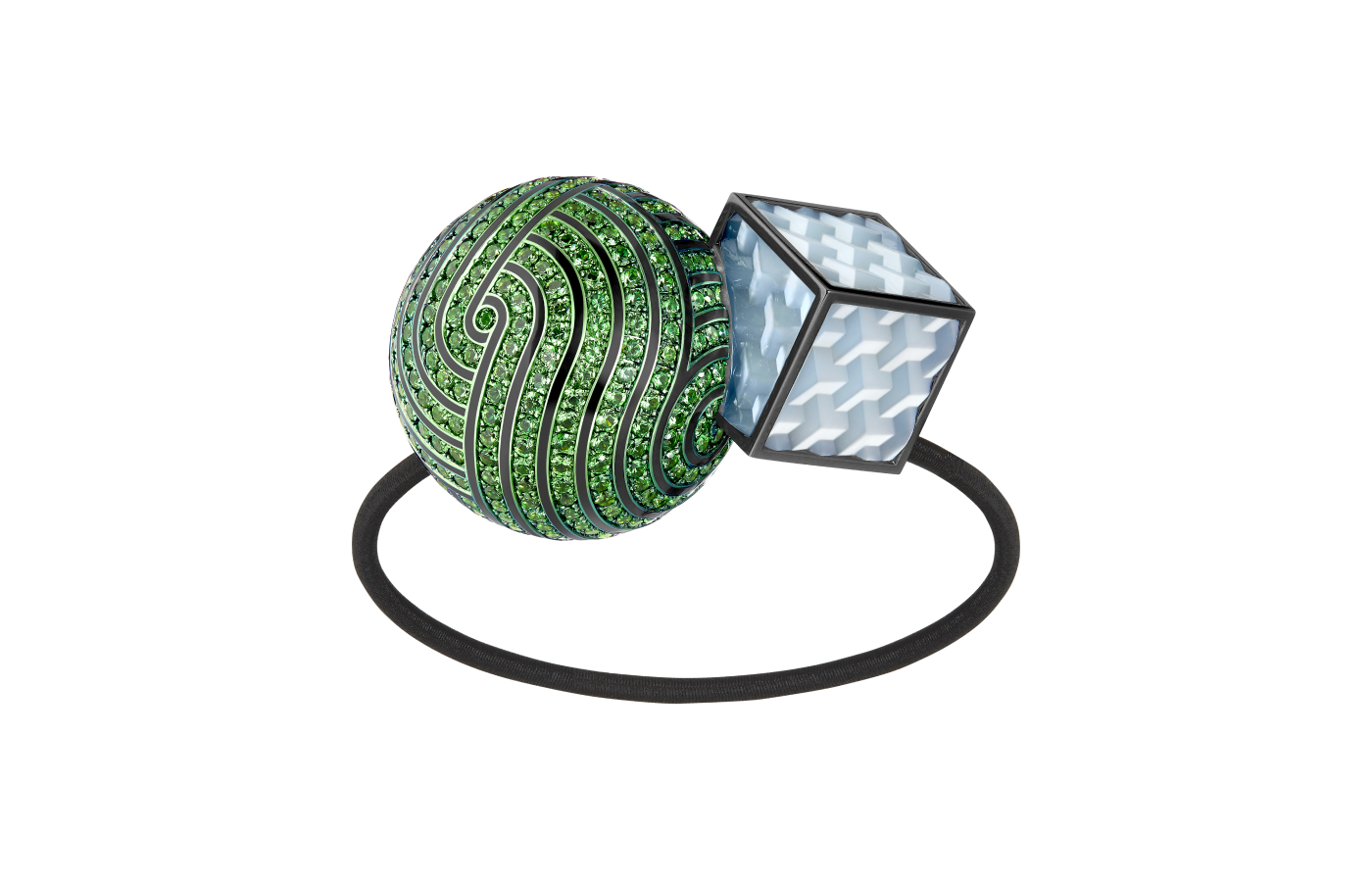  Boucheron hair jewel in titanium, lacquer, tsavorite and mother- of-pearl from the More is More collection