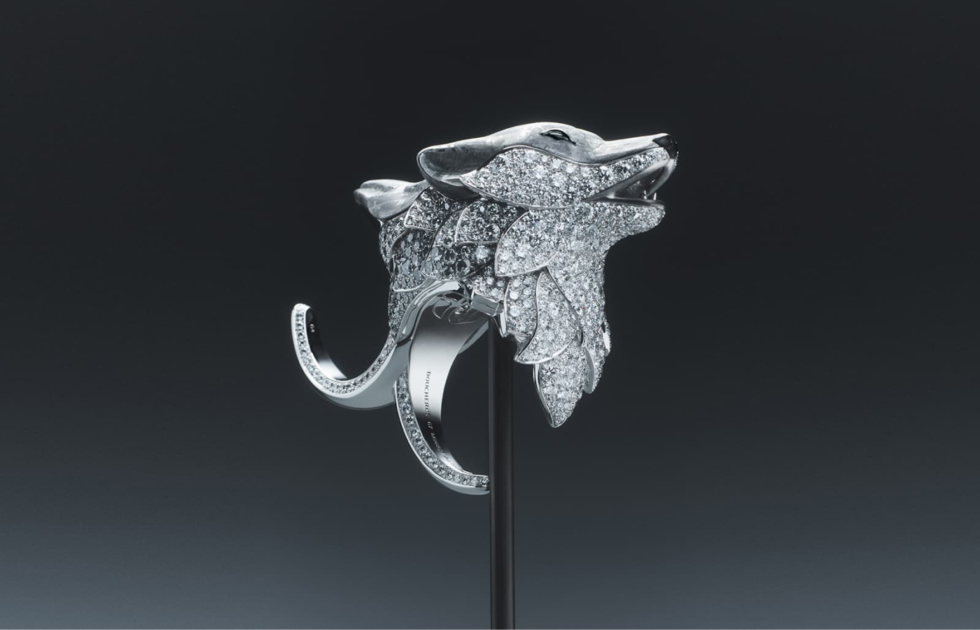 Boucheron meteorite, diamond, onyx, white gold and platinum Loup ring from the Carte Blanche Ailleurs High Jewellery collection