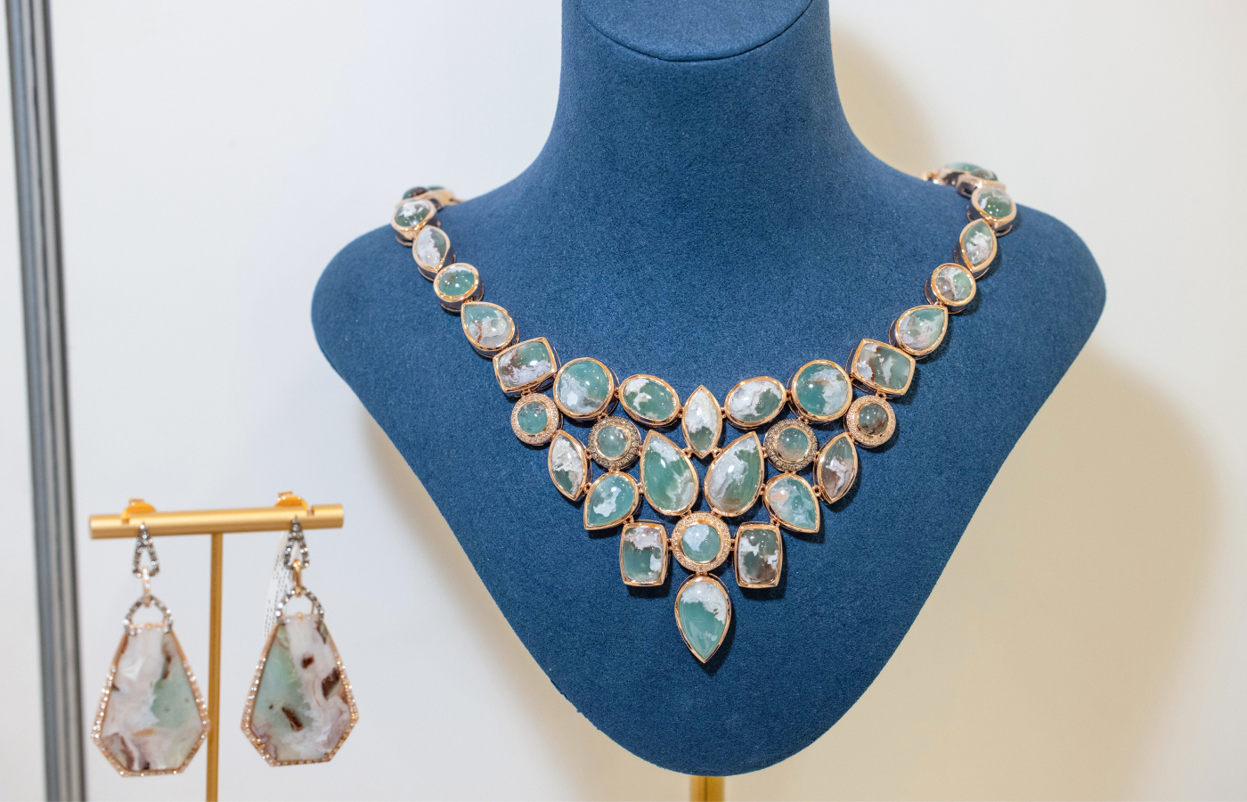  Le Vian necklace in Strawberry Gold, featuring 216-cts of Peacock Aquaprase, Chocolate Diamonds and Nude Diamonds