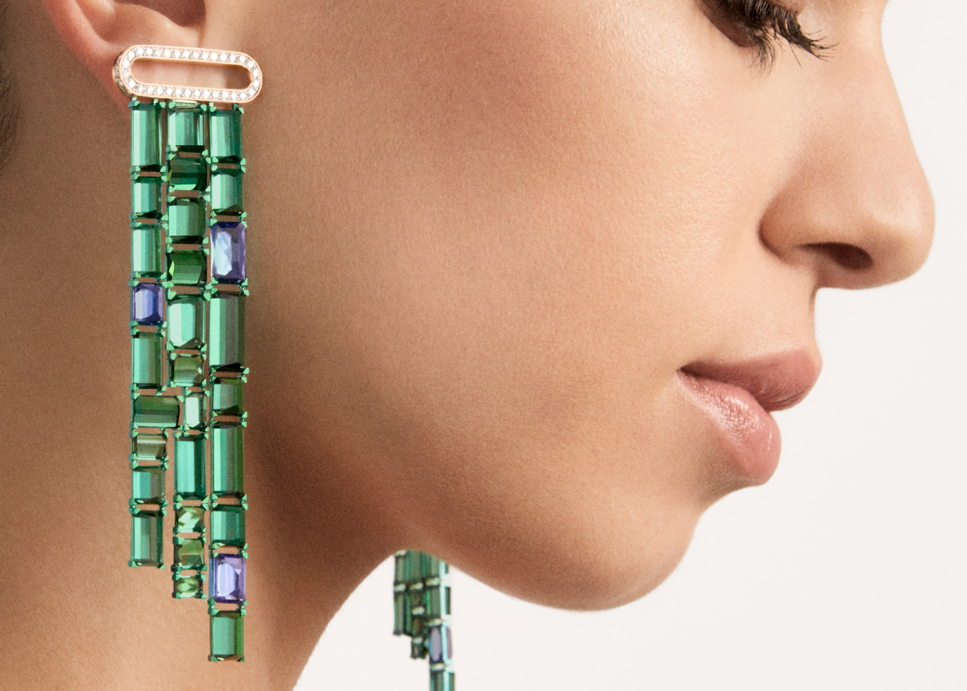 Pomelato Giardini Verticali earrings in rose gold, titanium, green tourmalines, tanzanites and diamond from the Ode to Milan high jewellery collection
