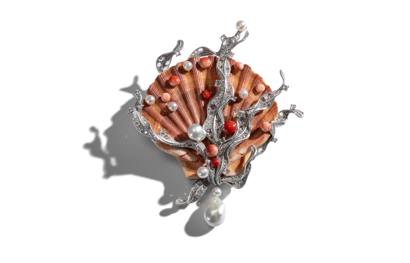  Anna Hu Siren’s Aria Seashell brooch with natural pecten keppelianus seashell, diamond ‘seaweed’, Mediterranean coral, Akoya pearls and a natural baroque pearl of 29.30 carats