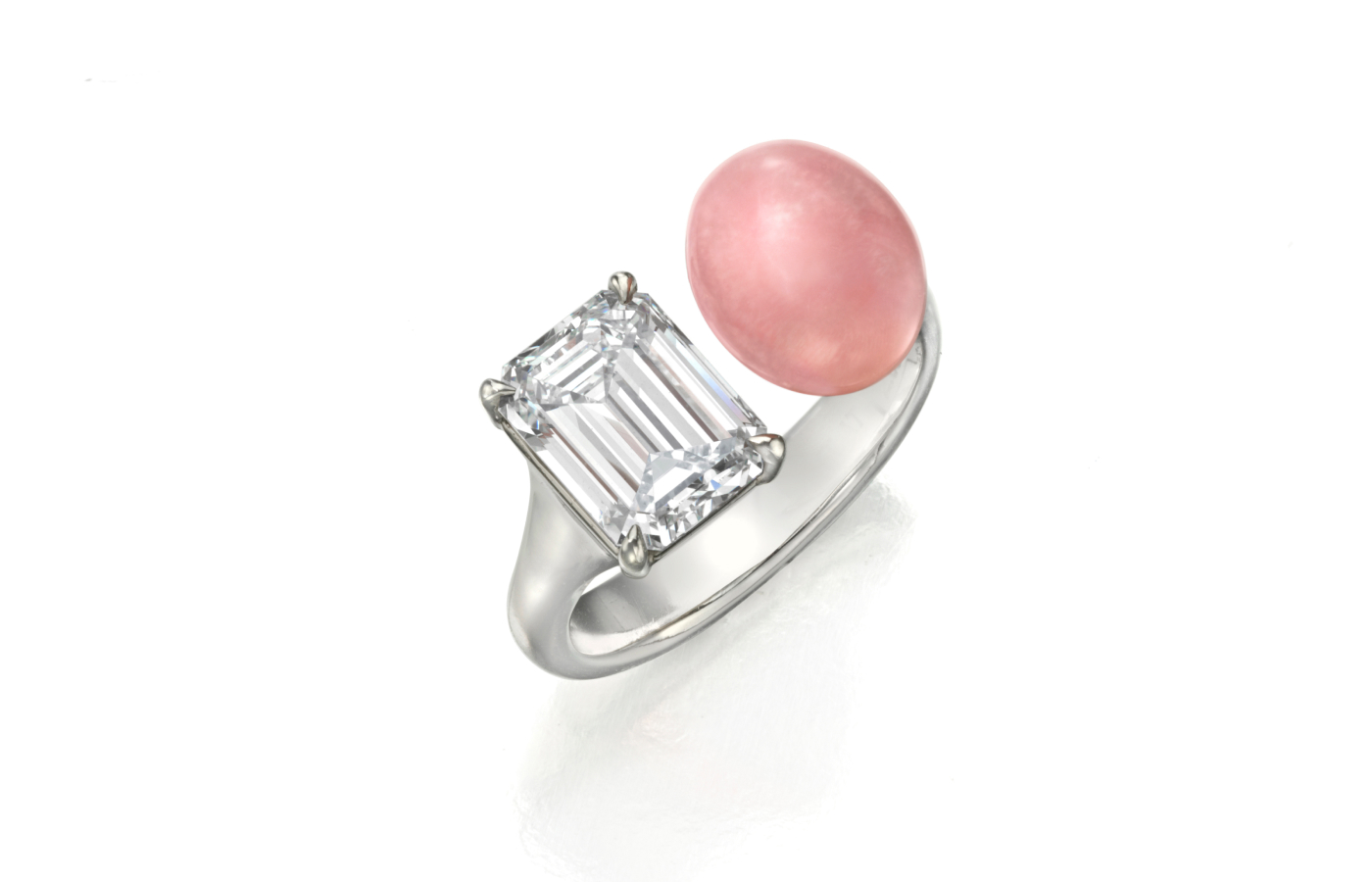  Assael conch natural saltwater pearl ring set with a 3.86 carat emerald-cut diamond, set in platinum