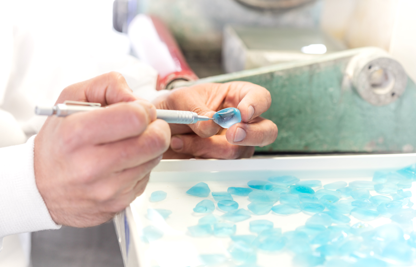 Each Nudo gem is faceted in house by a Pomellato gem cutter
