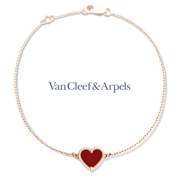 <p>Van Cleef&#038;Arpels 18K Rose gold dainty bracelet with a cornelian heart</p>
