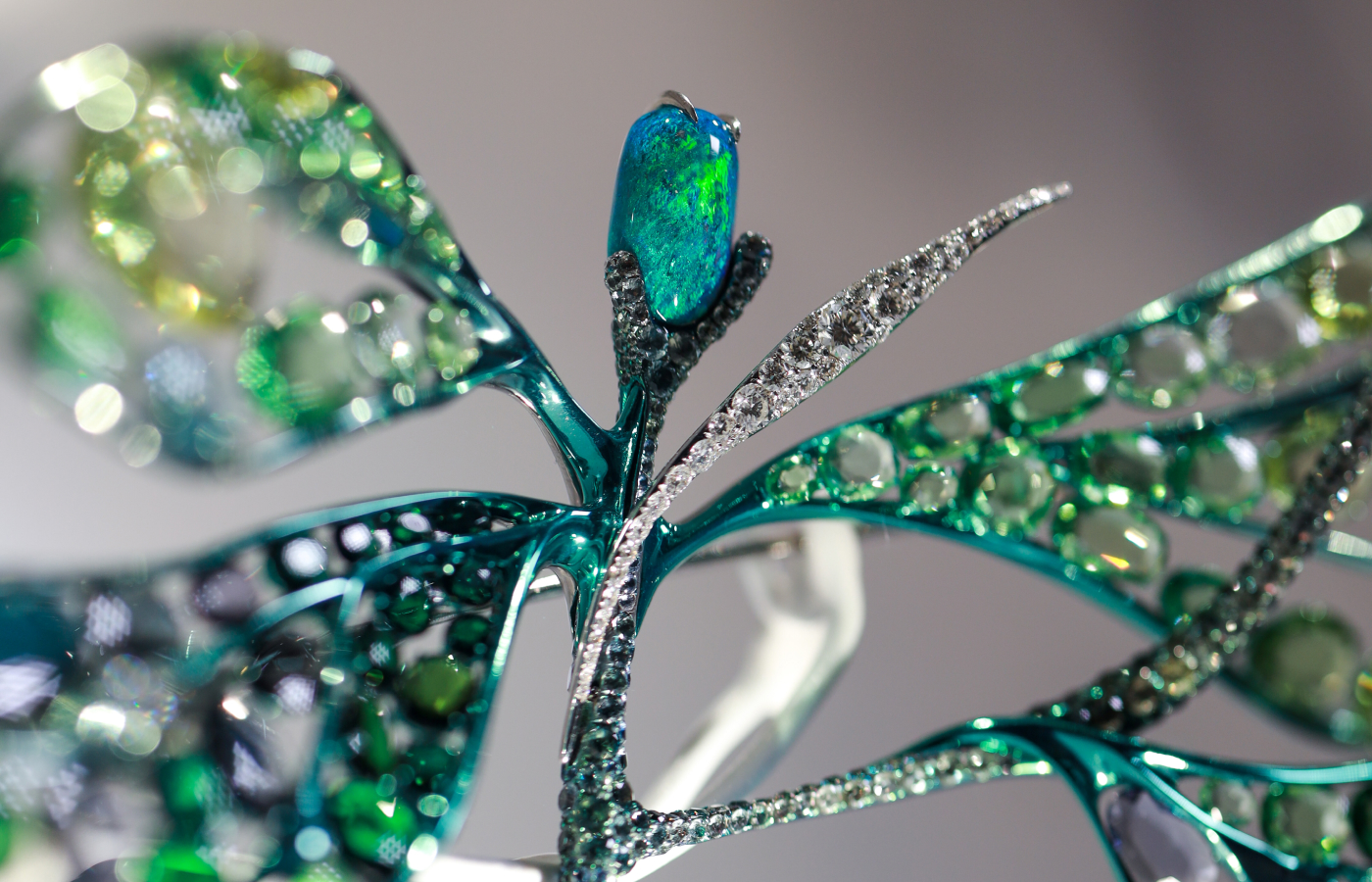 A closer look at the black opal in this dragonfly-inspired Je Suis La Brise brooch by Feng J
