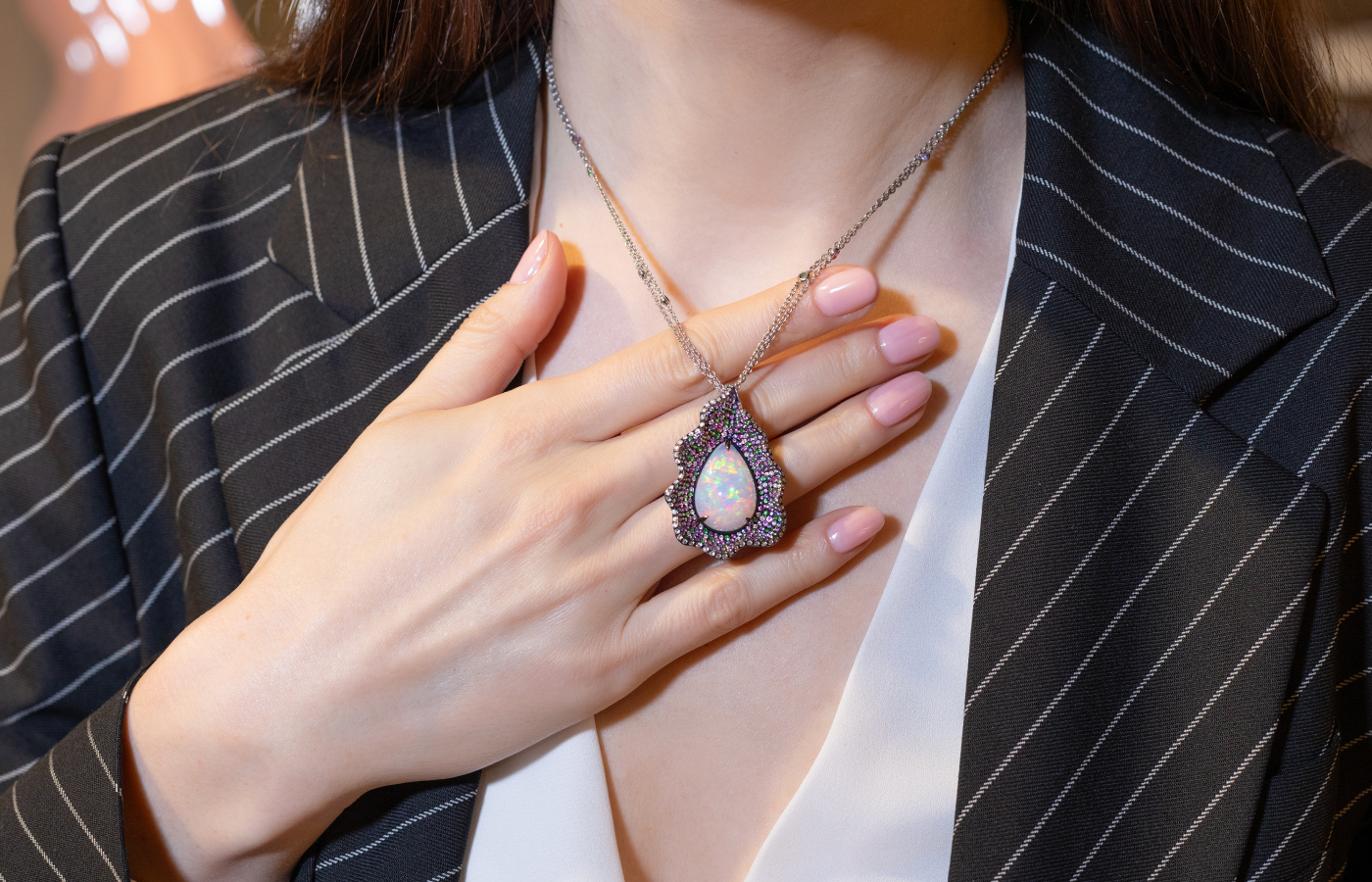  A closer look at a unique ZARIG creation with opal, diamond and multicoloured sapphires