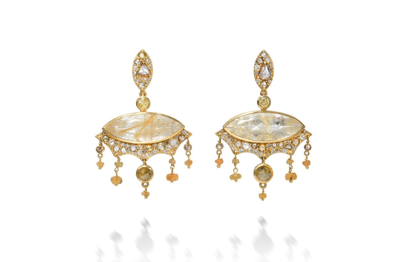  Cultus Artem Ammil earrings in gold, quartz and diamond