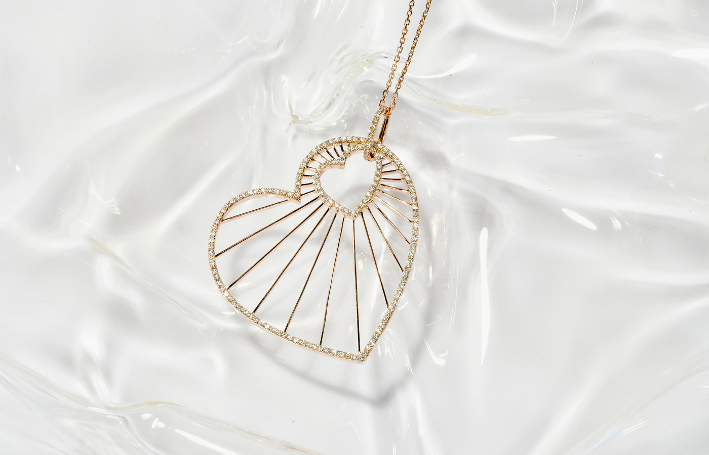  Nava Joaillerie heart pendant in gold and diamond