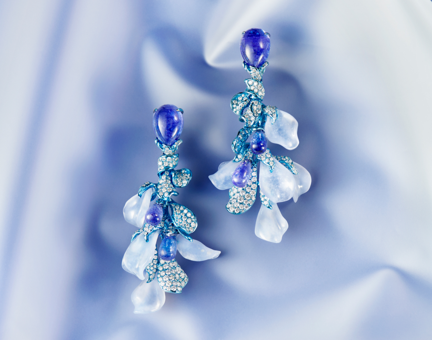  Neha Dani Izumi earrings with carved chalcedony and pear-shaped tanzanite cabochons 