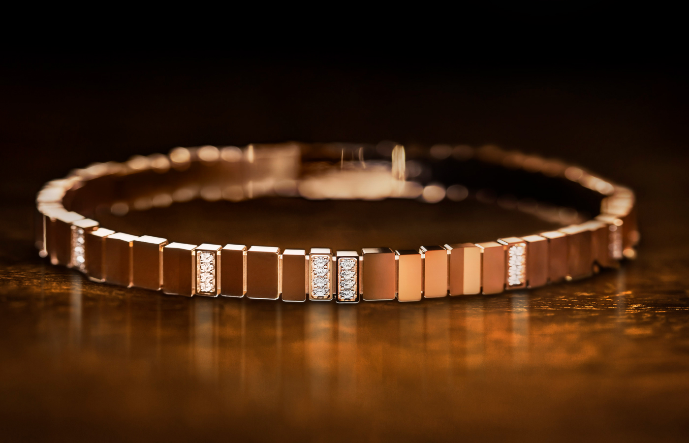  Dior Joaillerie bracelet in rose gold and diamond from the Gem Dior collection