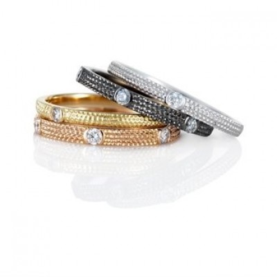 De Beers Azulea bands in gold and diamonds