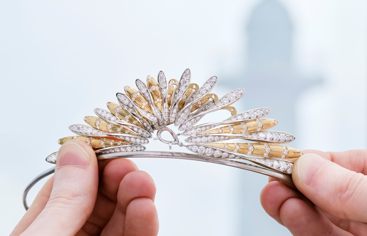 Making of the Chaumet Plume d'or tiara in platinum, white gold, rose gold and diamond from the Un air de Chaumet collection