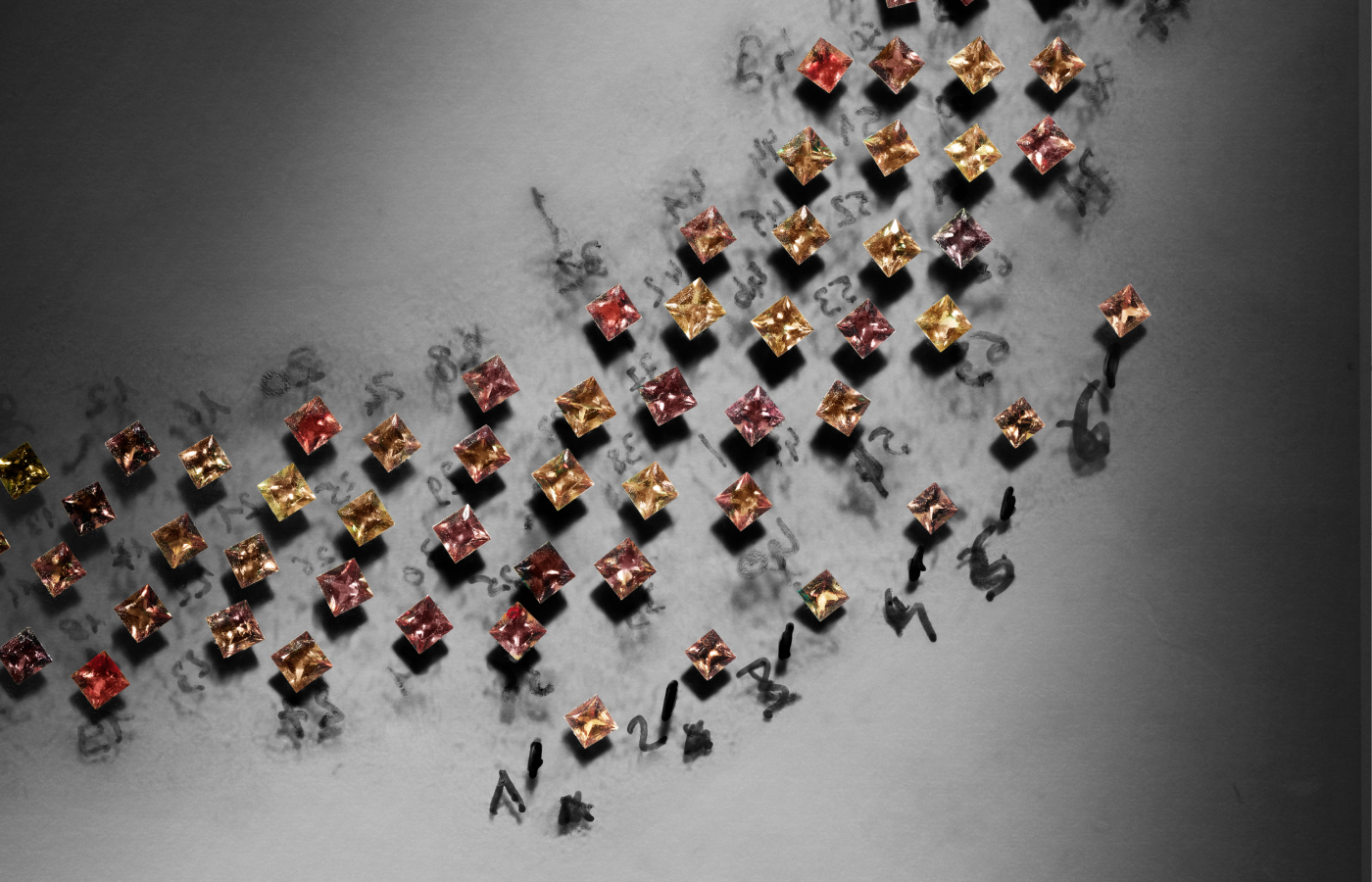  A closer look at the pink, orange and brown tones of the Umba sapphires used in the Skin necklace in the Louis Vuitton Deep Time Chapter II High Jewellery collection