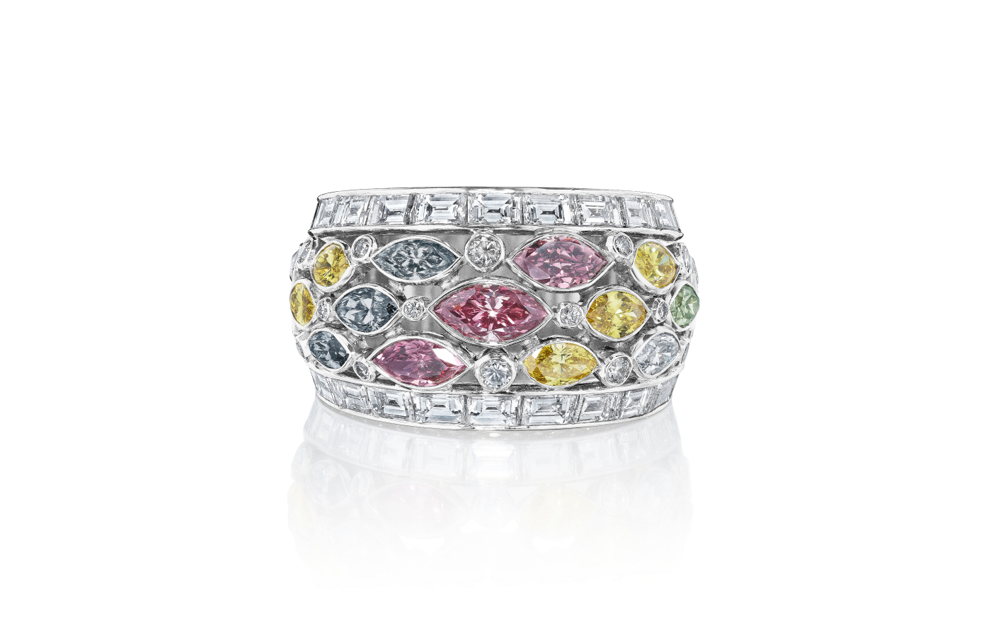  House of GOL Sunray ring in platinum with 19 fancy coloured marquise-cut diamonds of 2.49 carats and 118 colourless round brilliant and baguette-cut diamonds for 3.22 carats 