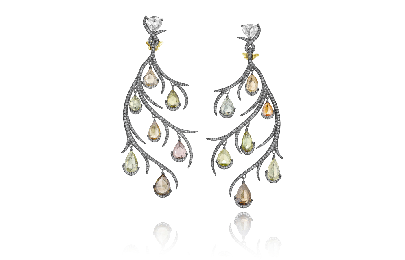 House of GOL earrings with fancy-coloured pear-shaped diamond drops and round brilliant-cut diamonds 