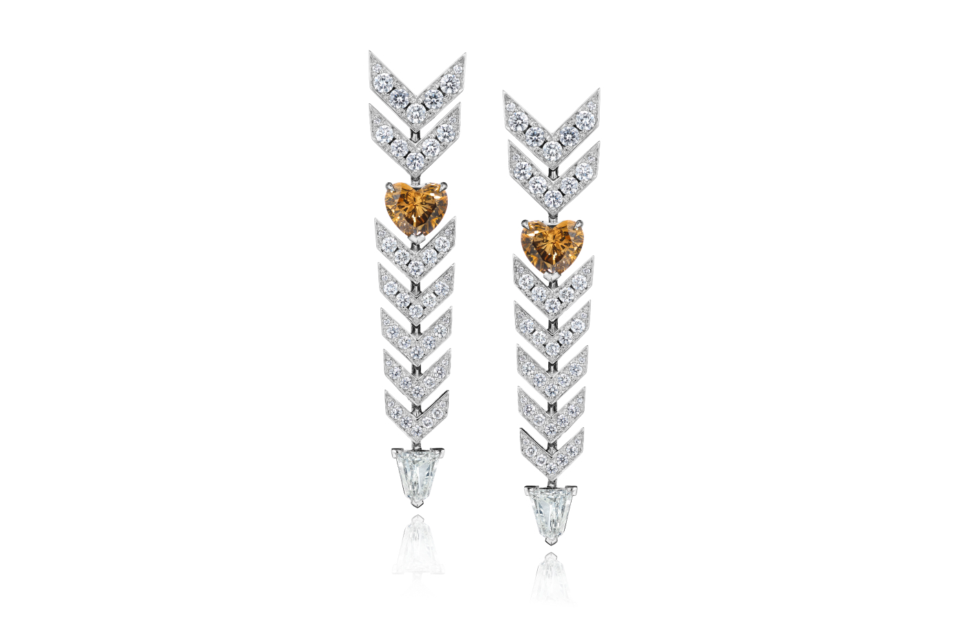  House of GOL Art Deco earrings from the Empire of New York collection with heart-shaped fancy colour diamonds, fancy-cut colourless diamonds and round brilliant-cut colourless diamonds 