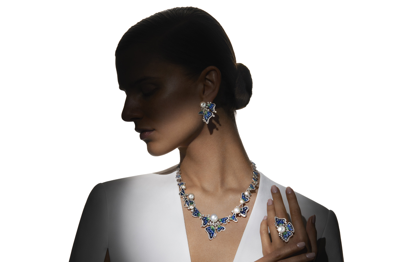 The Unique Show participant SICIS will present high jewellery, such as this Sea Anemone parure set with micromosaics, diamonds and Australian pearls in white gold at Luxury St Moritz in February 2024