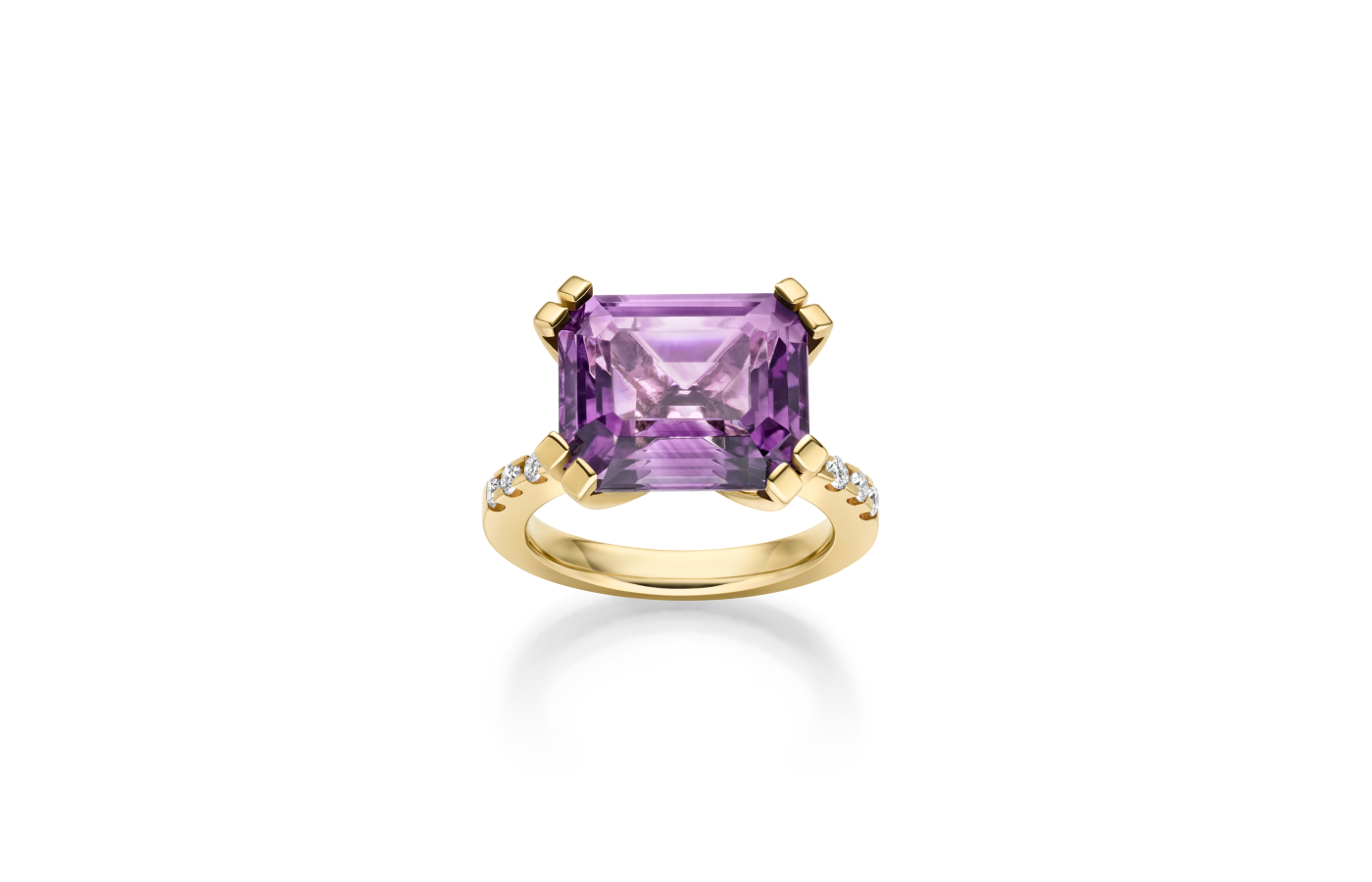  The Unique Show participant La Gioia Ascona will present fine jewellery, such as this amethyst and diamond ring in 18k yellow gold, at Luxury St Moritz in February 2024