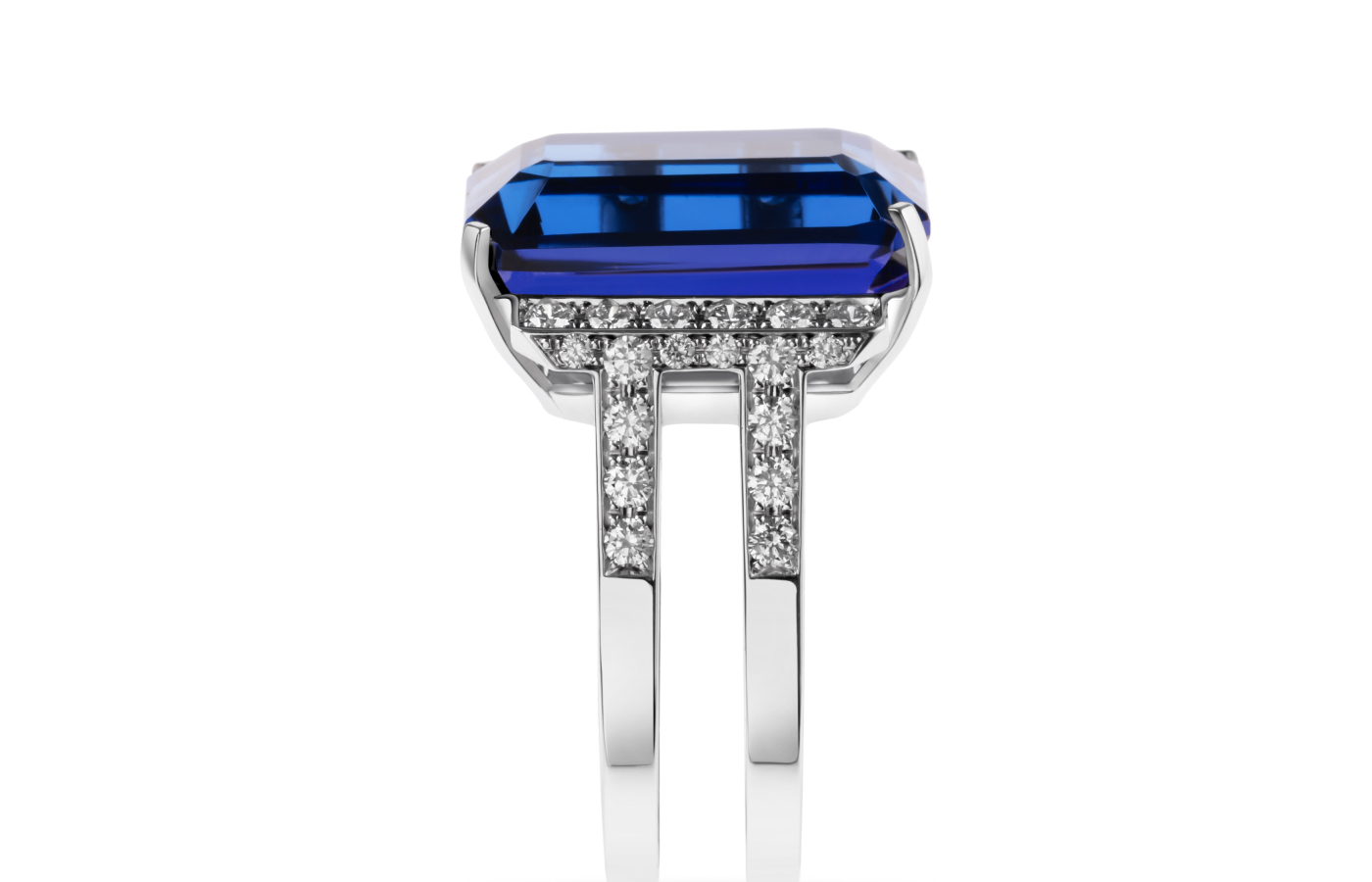  The Unique Show participant Vitale Jewelry will showcase its fine jewellery creations, such as this emerald-cut tanzanite and diamond ring, at Luxury St Moritz in February 2024