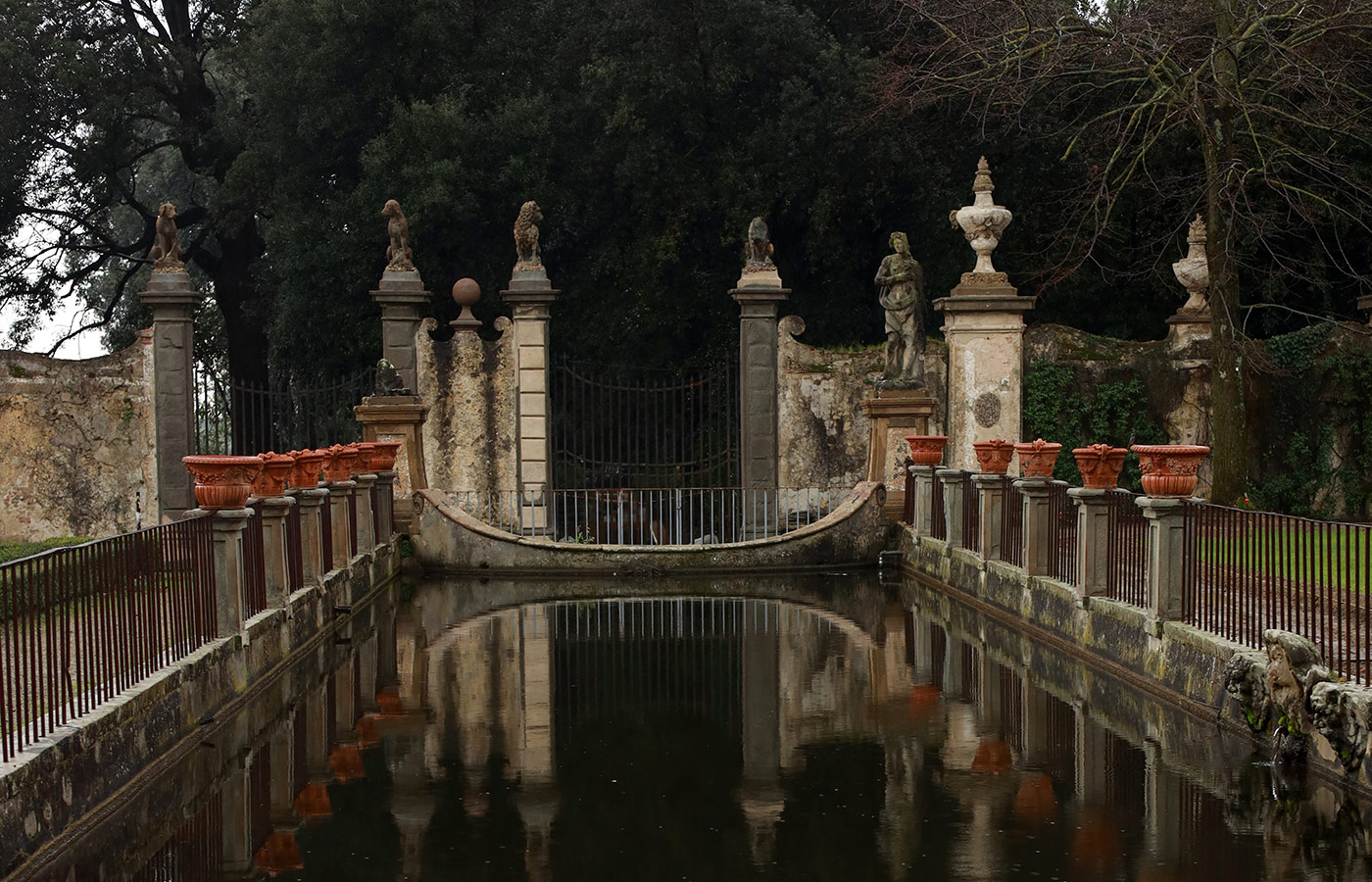  The waterways and architecture of Villa Corsi Salviati, north of Florence, where FerriFirenze has its base of operations